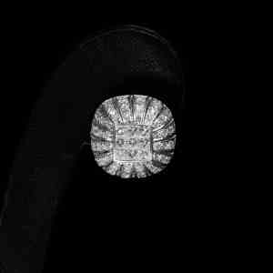 18K white gold earrings jewelry princess-cut and brilliant-cut natural diamonds.