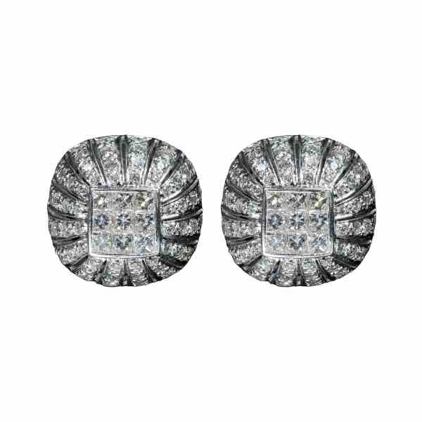 18K white gold earrings jewelry princess-cut and brilliant-cut natural diamonds totaling 3.90 carats.