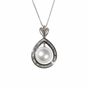 Aurora pearl diamond pendant necklace featuring a white pearl surrounded by baguette diamonds