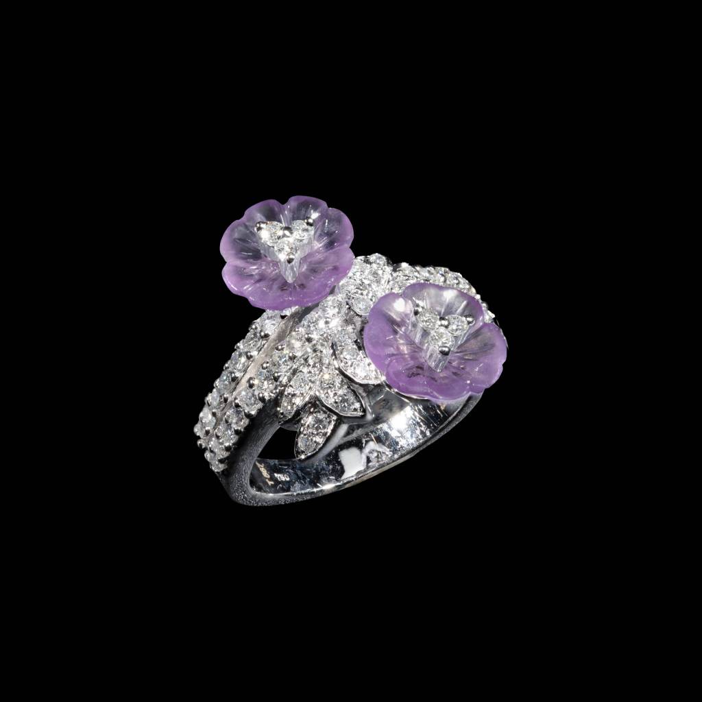 18K white gold floral ring with carved purple amethyst flowers and round diamonds
