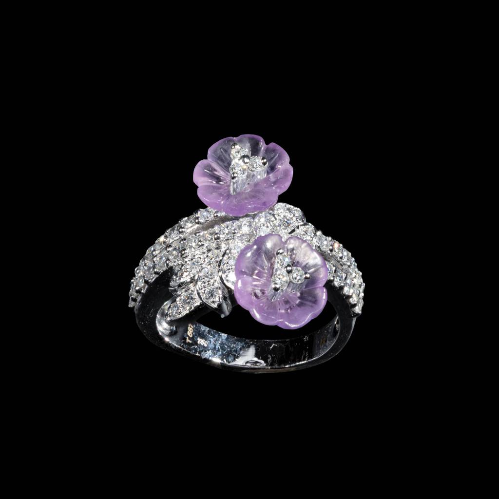 18K white gold floral ring with carved purple amethyst flowers and round diamonds