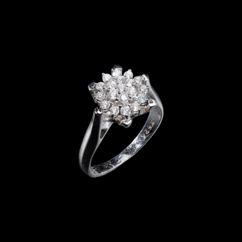 18K white gold cluster ring with G-H SI1 round diamonds