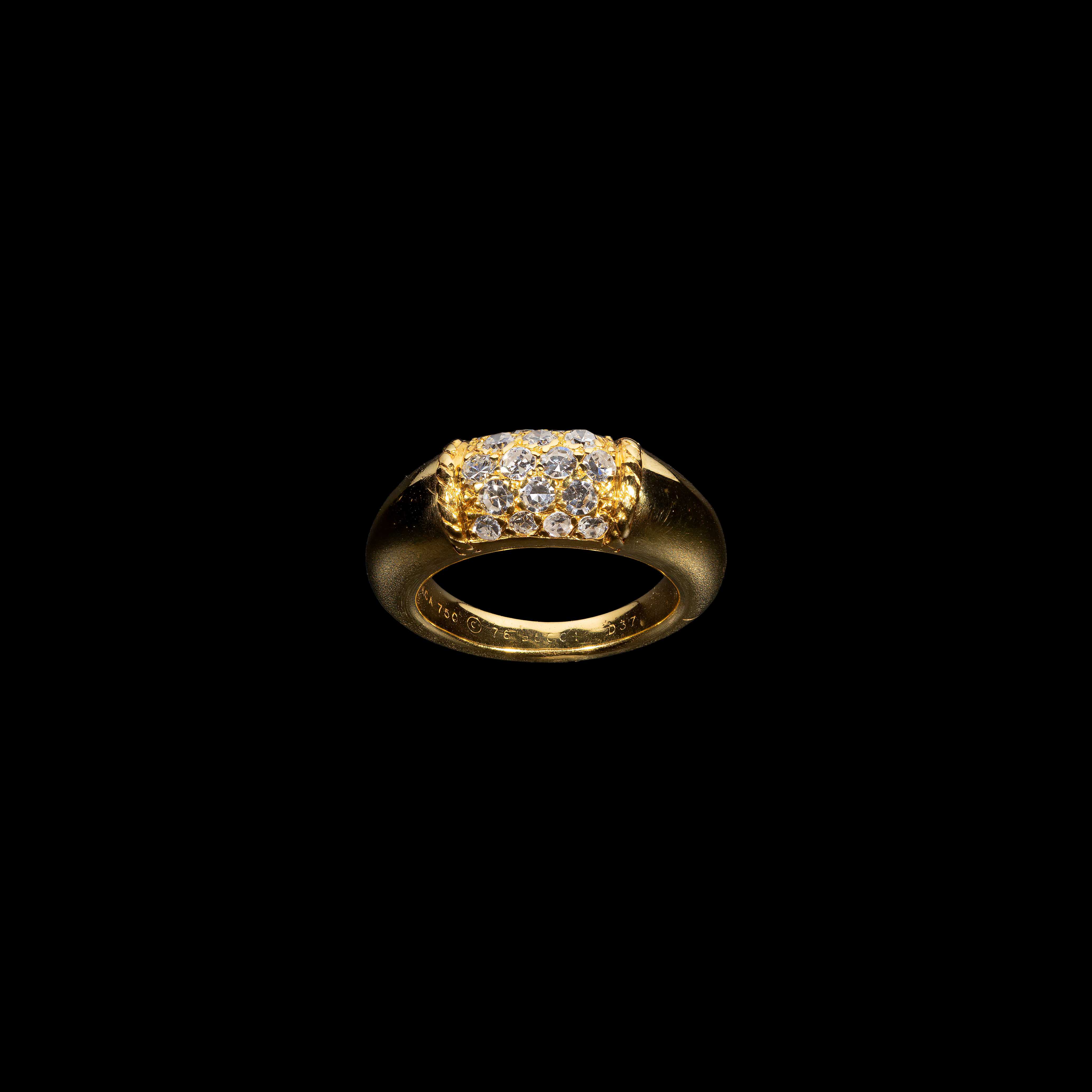 Antique 18K yellow gold wide band ring with round diamond cluster